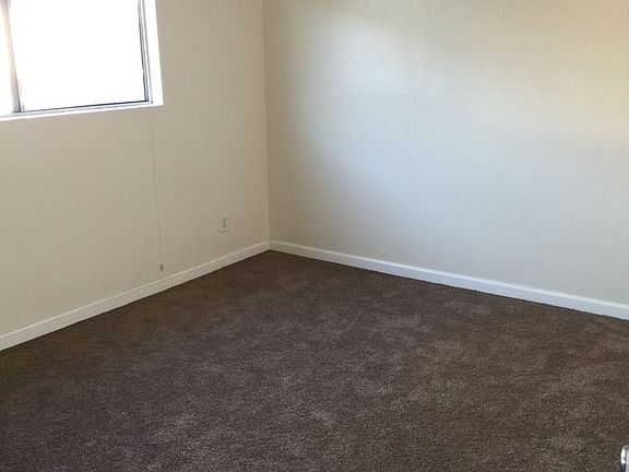 4th image of 1452 Grand Ave #9