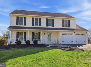 348 Burgundy Ln, Newtown, PA 18940