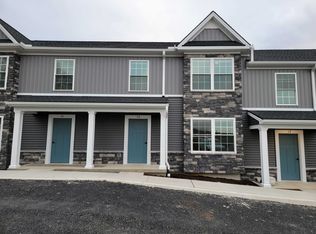 14 Burk Ct, Womelsdorf, PA 19567