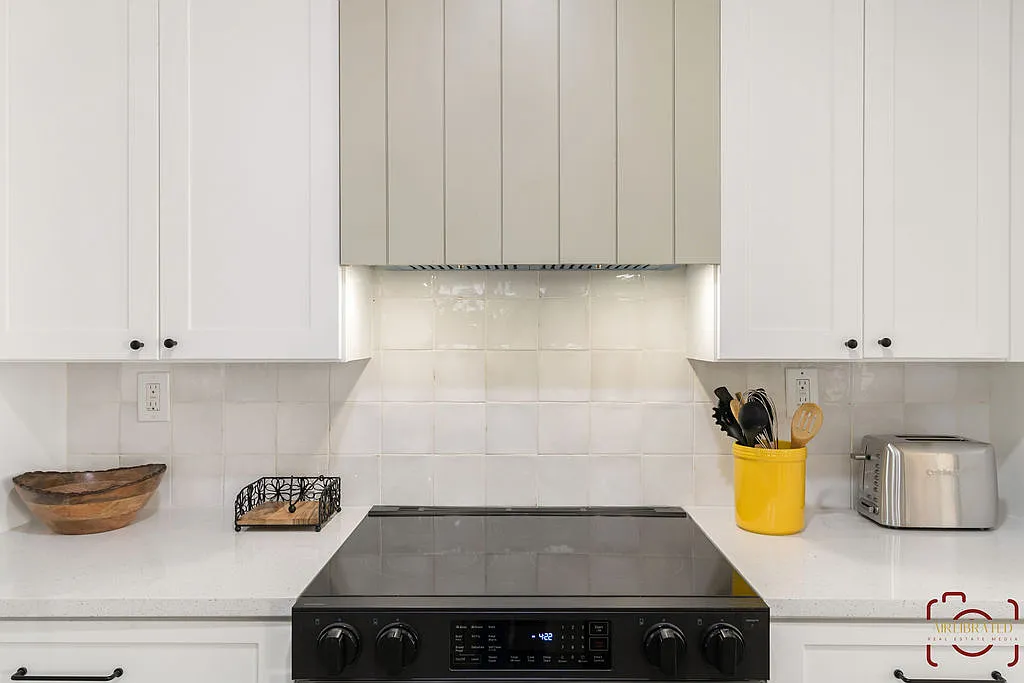 5 bed, 3200 sqft, $5,000 — Photo 4