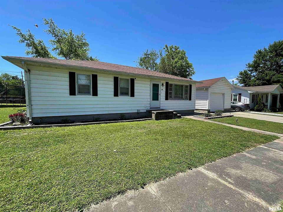 1st image of 301 Rotary St