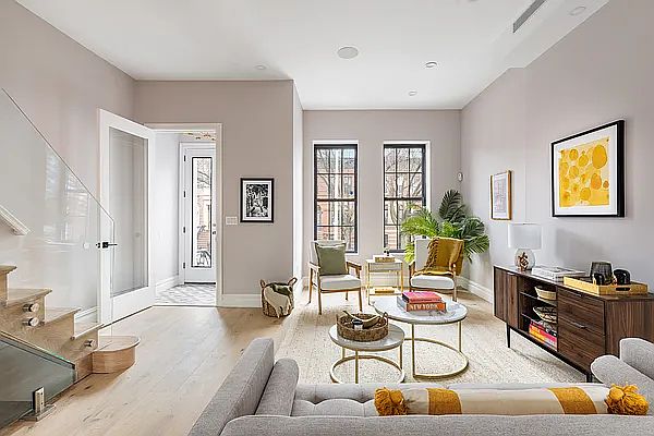1st image of 852 Hancock St