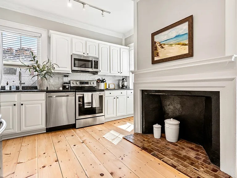 6 Orange St #4 — Photo 11