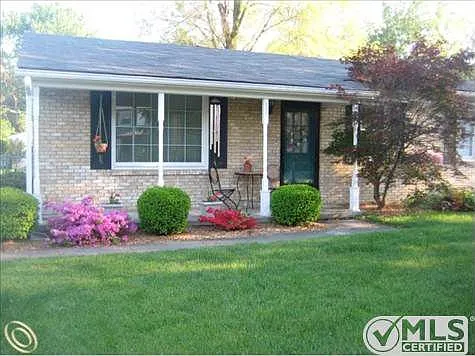 33481 Stocker St photo 1