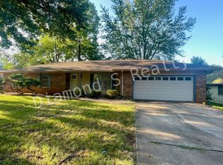 1210 W Westview St, Springfield, MO 65807