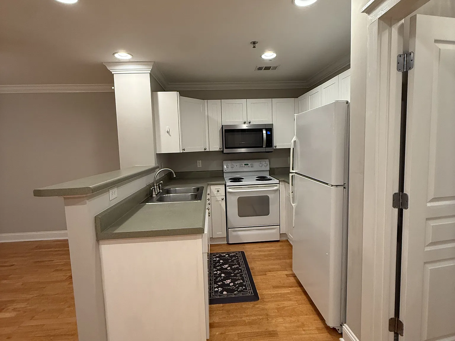 490 Barnett Shoals Road, Unit 913 - 913 — Photo 4