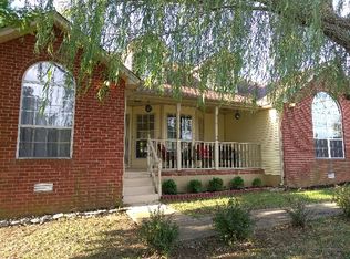 587 Hollandale Rd, La Vergne, TN 37086