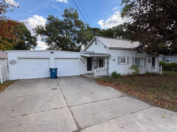 836 N Cherry St, Evart, MI 49631