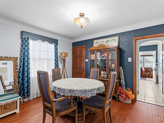 3rd image of 820 N Elizabeth Ave