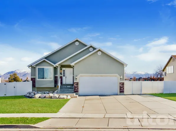 1902 N 2895 W, Clinton, UT 84015