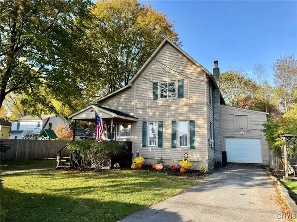 35 Elm St, Clinton, NY 13323