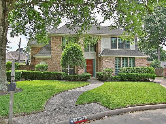 QUIET CUL DE SAC STREET