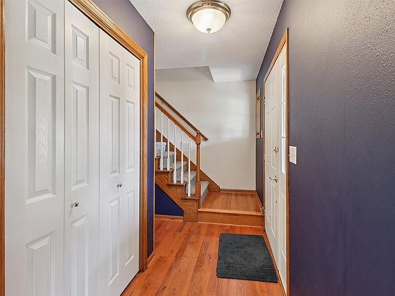 3rd image of 101 Orchard Cir