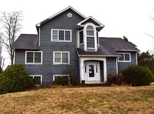 203 Windsor Rd, Fishkill, NY 12524