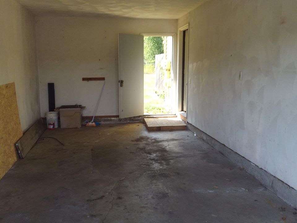 1st image of 1646 Burcham Dr