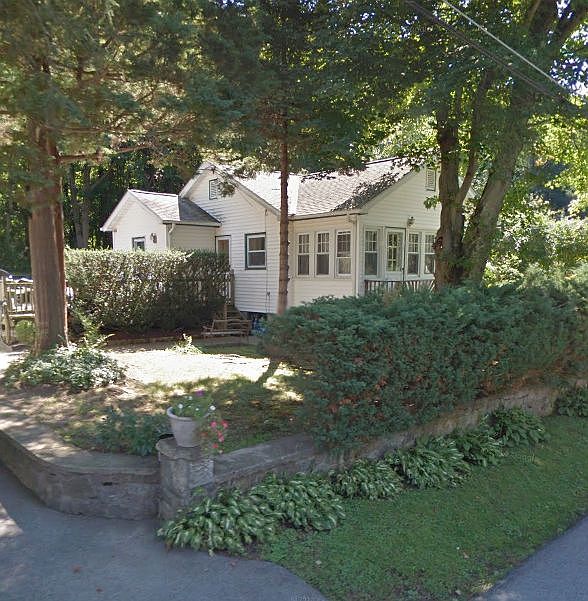 1st image of 32 Vernon Dr