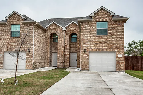 417 Castleridge Dr #B Photo 1