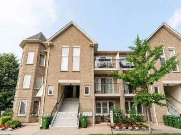 2 Brian Peck Cres #Townhouse 201, Toronto, ON M4G 4K4