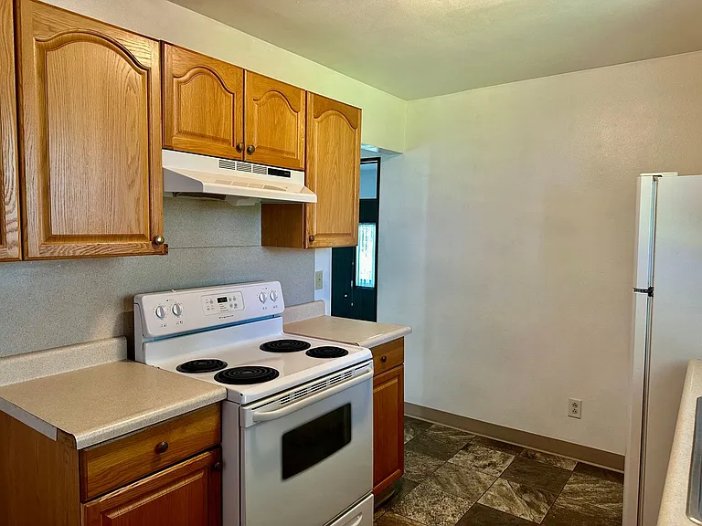 1119 N Alameda Ave — Photo 11