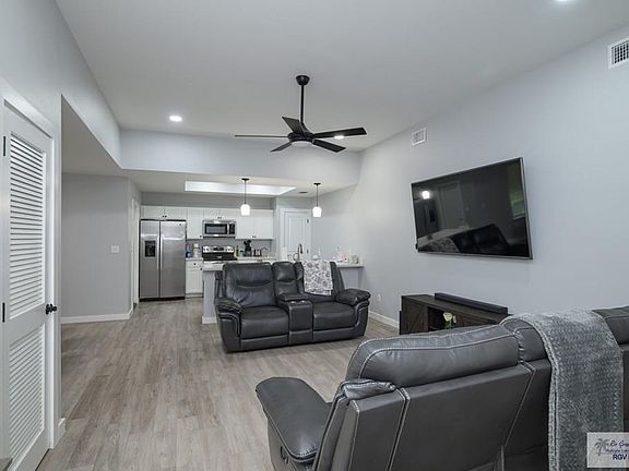 3rd image of 17282 Mandarin Ave