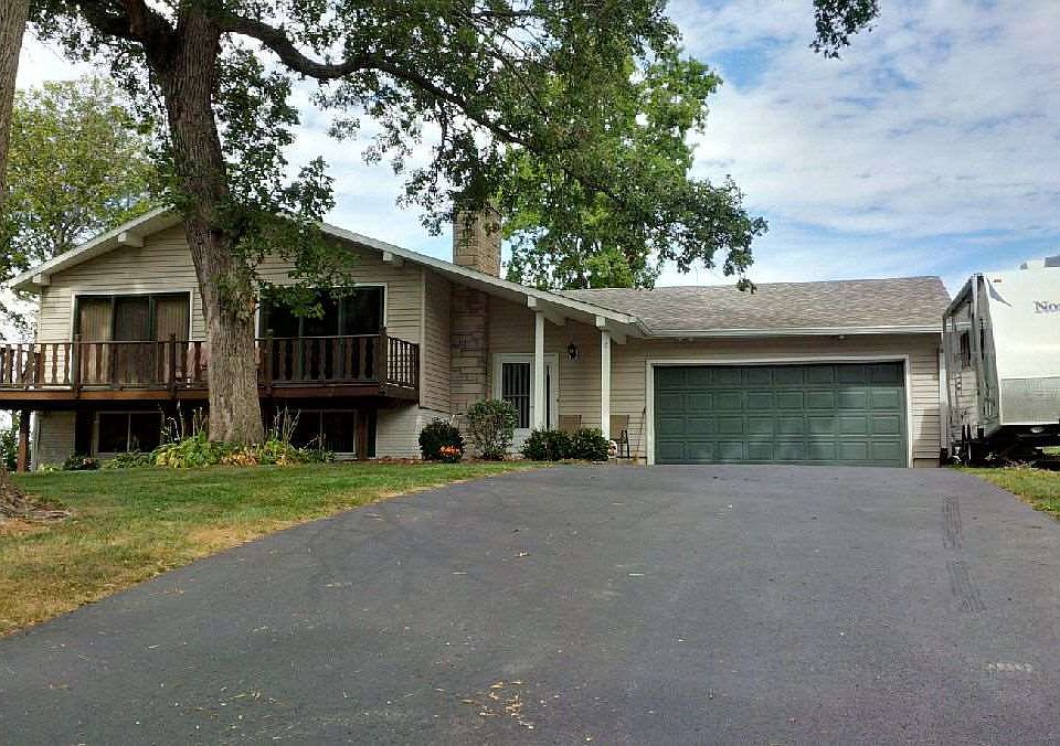 211 N Park Ave, Geneseo, IL 61254 Zillow