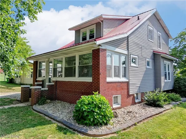 513 Elm St NE, Sugarcreek, OH 44681