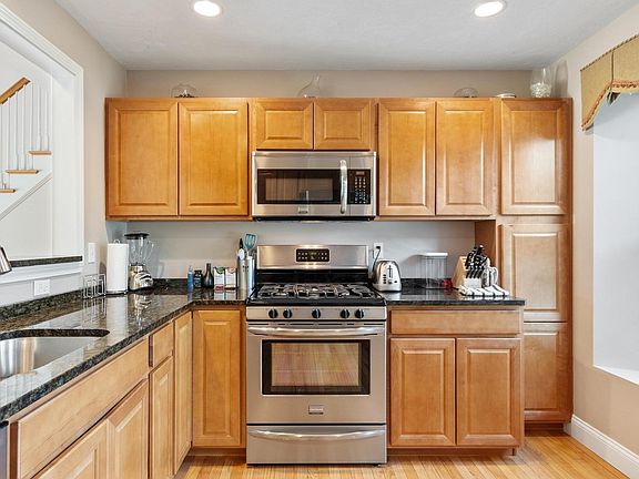 4th image of 2 Adams Cir