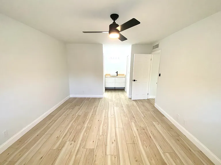 6061 N Falls Circle Dr #7 — Photo 15
