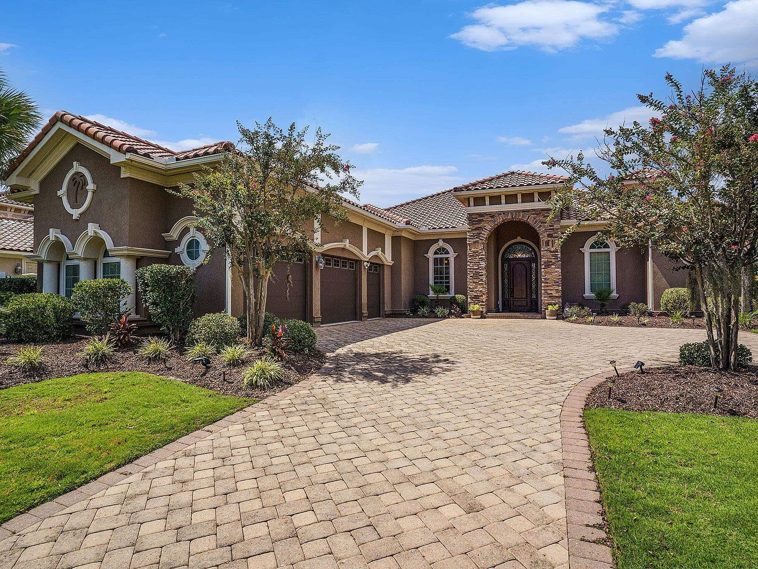 9285 Bellasera Circle