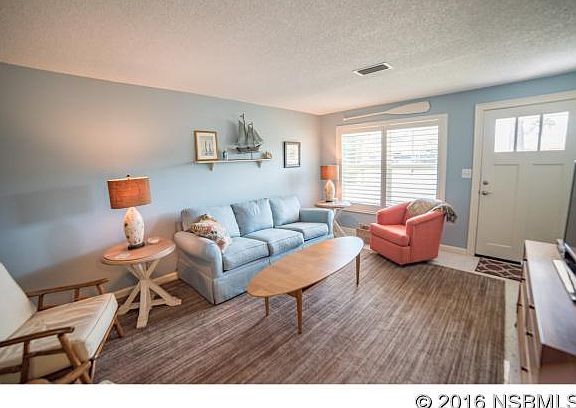 3rd image of 830 E 10th Ave