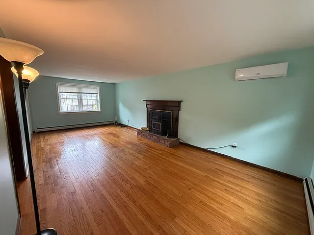 85 Burnham St — Photo 11