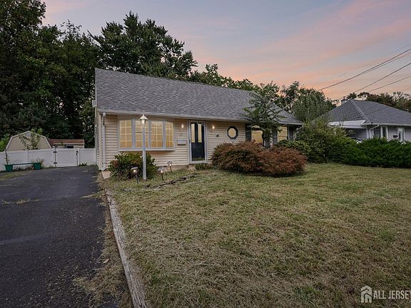 2nd image of 33 Caldwell Rd