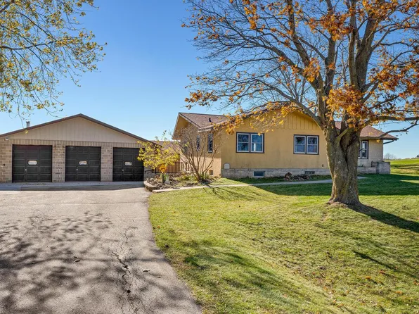 W5285 County Road F, La Crosse, WI 54601