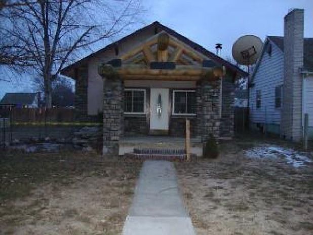 1st image of 404 19th Ave S