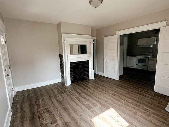 3rd image of 403 Nordale Ave #403