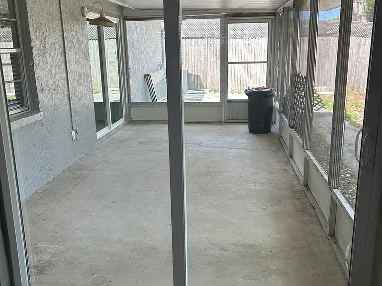 7517 Hollyridge Dr — Photo 9
