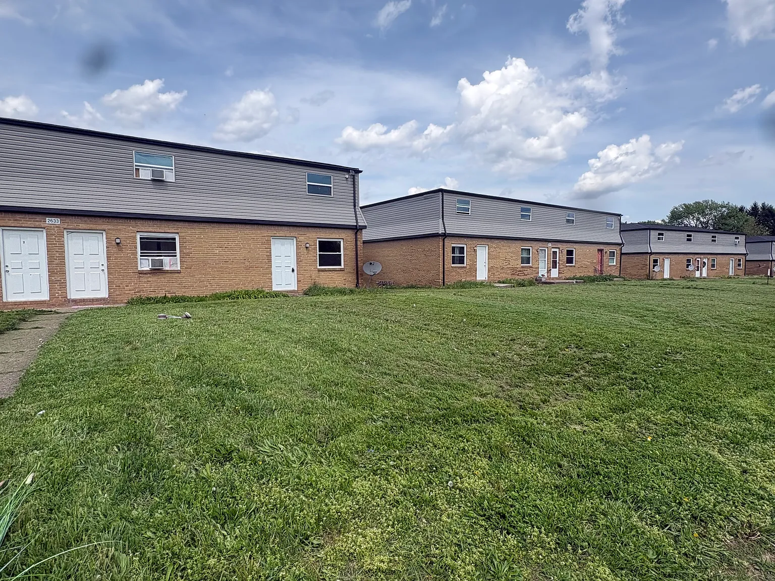 2 bed, $1,095 — Photo 1