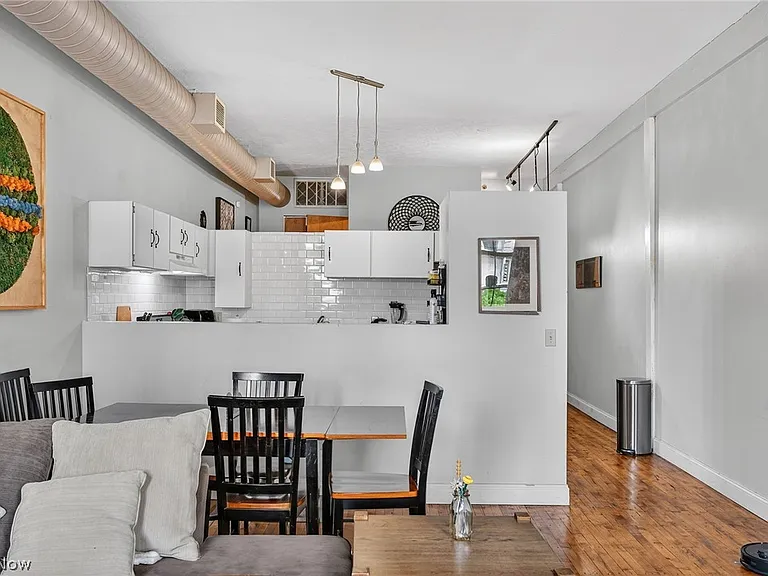 408 W Saint Clair Ave #319 — Photo 13