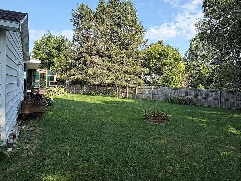 107 Hadley Dr — Photo 33