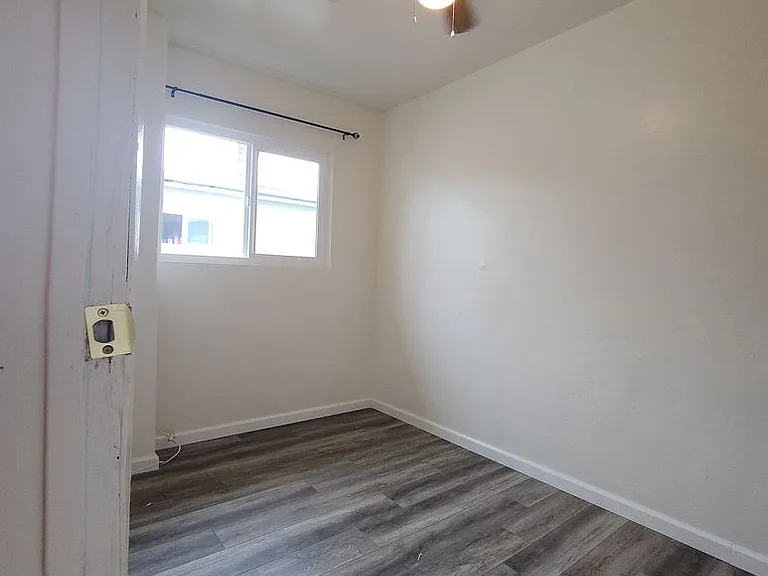 4450-52 Rosebud Ln — Photo 11