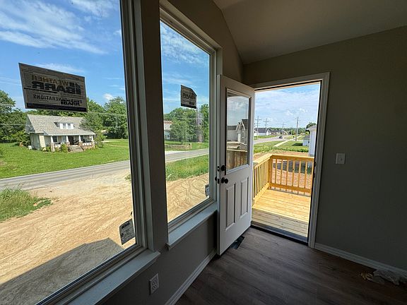 3rd image of 1413 S Barnard Way