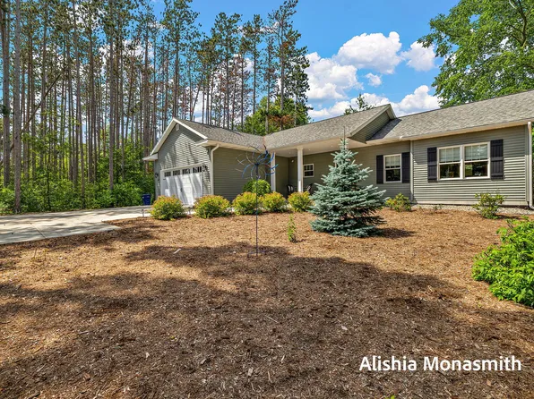 2360 E Mount Garfield Rd, Muskegon, MI 49444