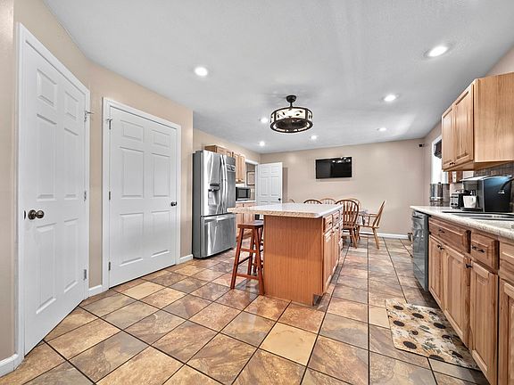 5th image of 323 Bronx Corner Rd