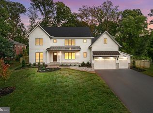 2419 Luckett Ave, Vienna, VA 22180