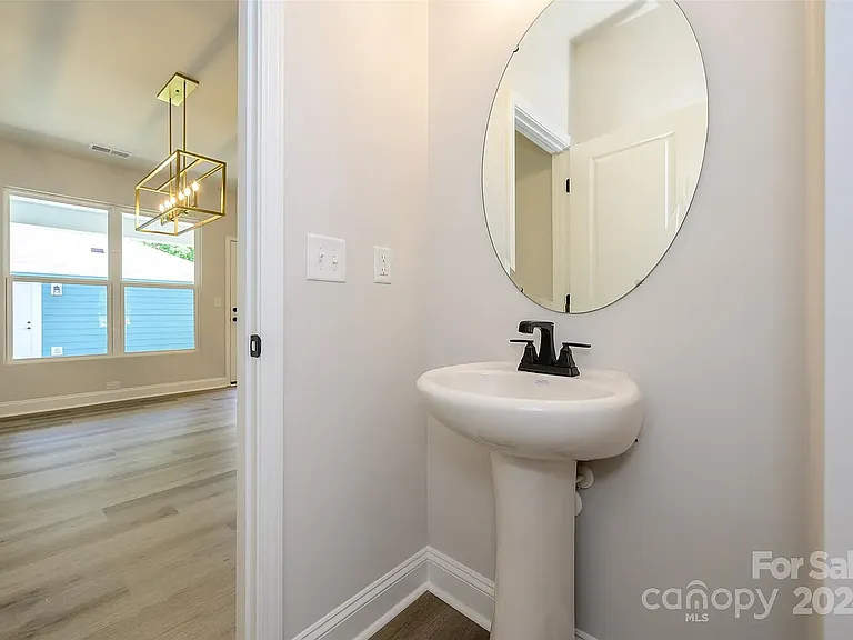 10037 Mamillion Dr — Photo 7