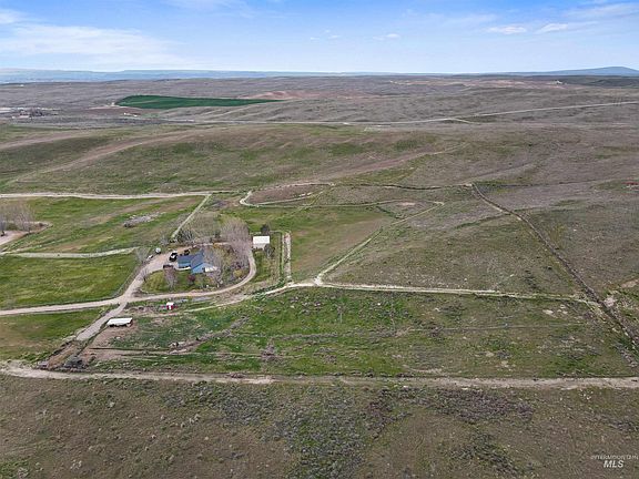 3rd image of 731 Tower Ln