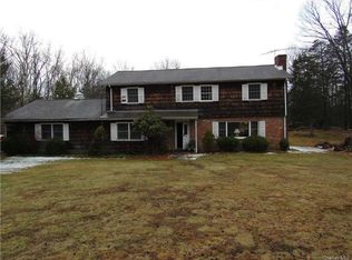 6 Bollenbach Dr, Monroe, NY 10950