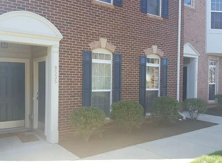 9535 S Hall Ter — Photo 2