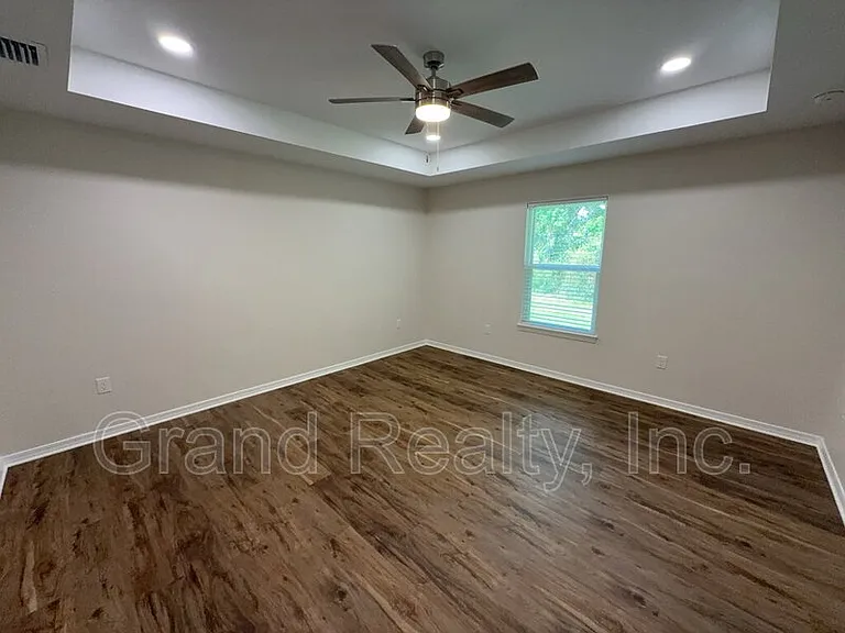 4208 Eleanor St — Photo 12