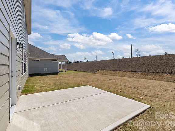 4th image of 450 Brick House Rd